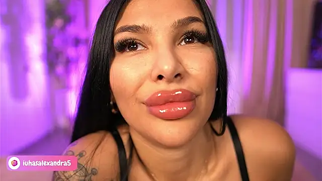 Snapshot of firesbomb777 chatting on February 7, 8:00 am firesbomb777 online show from February 7, 8:00 am