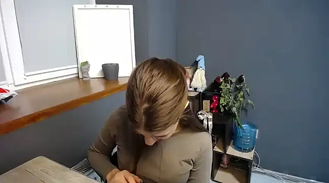 Snapshot of felicity_gold chatting on March 7, 10:24 am felicity gold online show from March 7, 10:24 am