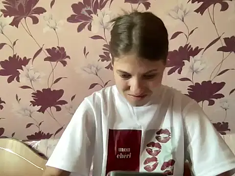Snapshot of felicity_gold chatting on June 11, 4:15 pm felicity gold online show from June 11, 4:15 pm