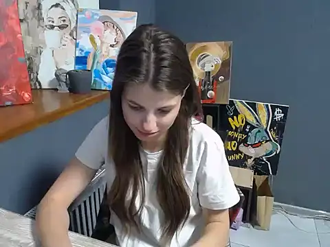 Snapshot of felicity_gold chatting on May 18, 6:40 am felicity gold online show from May 18, 6:40 am