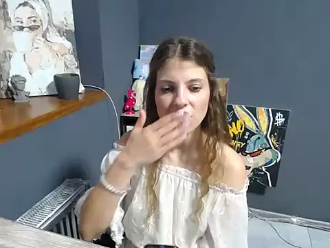 Snapshot of felicity_gold chatting on June 8, 5:52 am felicity gold online show from June 8, 5:52 am