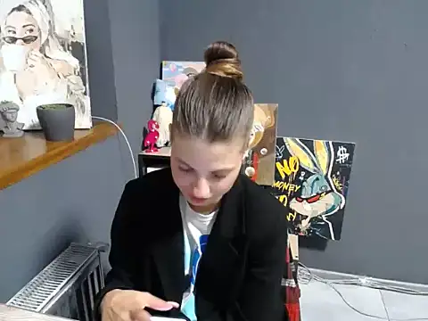Snapshot of felicity_gold chatting on June 4, 6:07 am felicity gold online show from June 4, 6:07 am