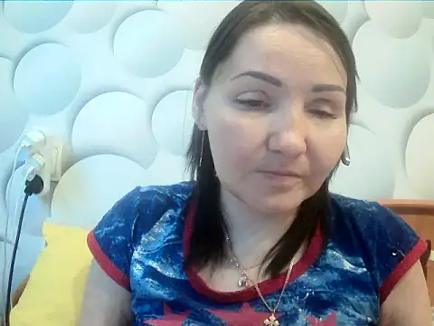 ClaireSunset online show from April 30, 5:31 pm