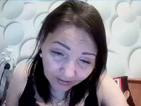 ClaireSunset online show from April 22, 5:53 pm