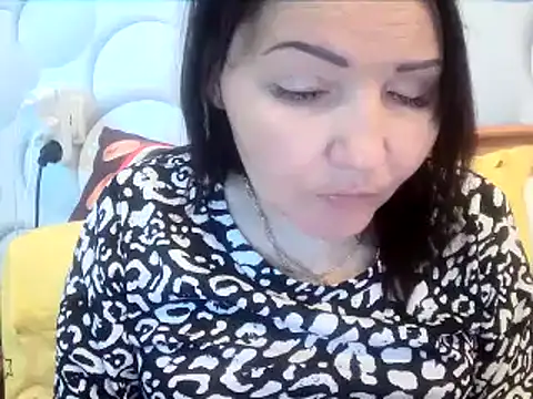 ClaireSunset online show from April 26, 5:21 pm