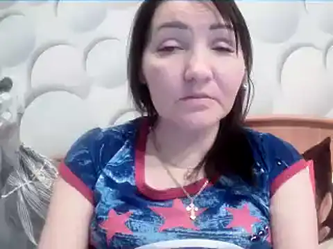 ClaireSunset online show from April 7, 5:37 pm