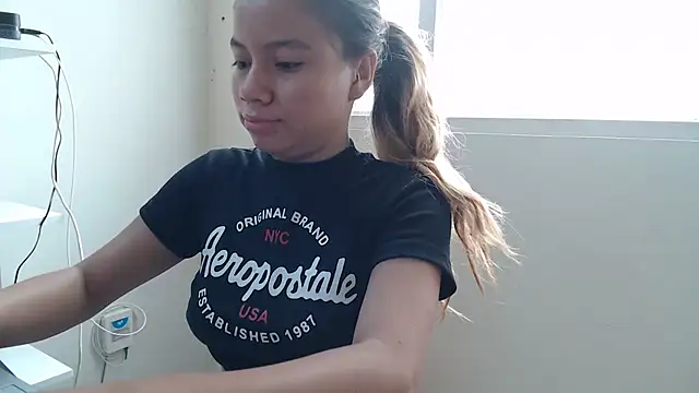 Snapshot of Naomi991 chatting on November 22, 1:54 pm Naomi991 online show from November 22, 1:54 pm