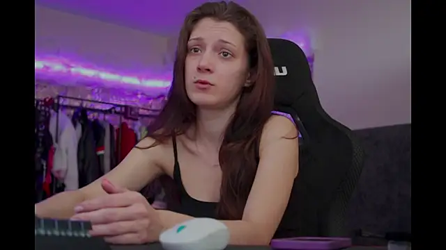 Kathleen Meow online show from September 23, 6:20 am