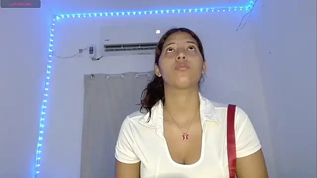 Snapshot of evaluna_horny_ chatting on June 9, 6:09 pm evaluna horny online show from June 9, 6:09 pm