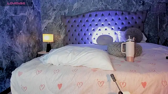 Snapshot of Belliinda_21 chatting on June 10, 7:15 pm Belliinda 21 online show from June 10, 7:15 pm