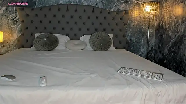 Belliinda 21 online show from November 15, 7:18 pm