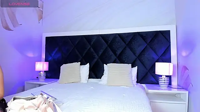 Belliinda 21 online show from April 18, 6:10 pm