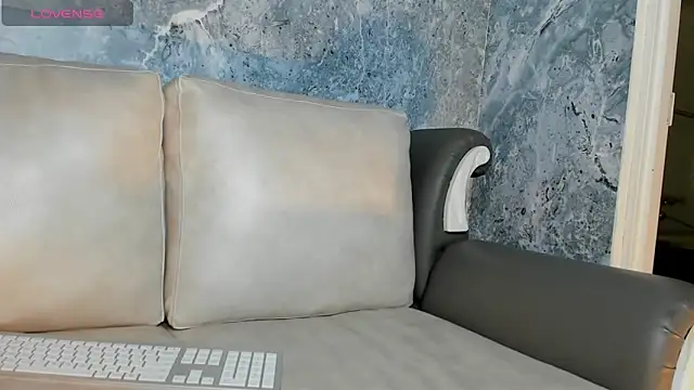 Belliinda 21 online show from April 12, 7:06 pm