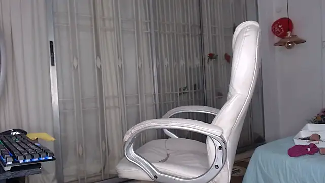 Snapshot of Tania_Goddess_ chatting on February 22, 12:38 am Tania Goddess online show from February 22, 12:38 am
