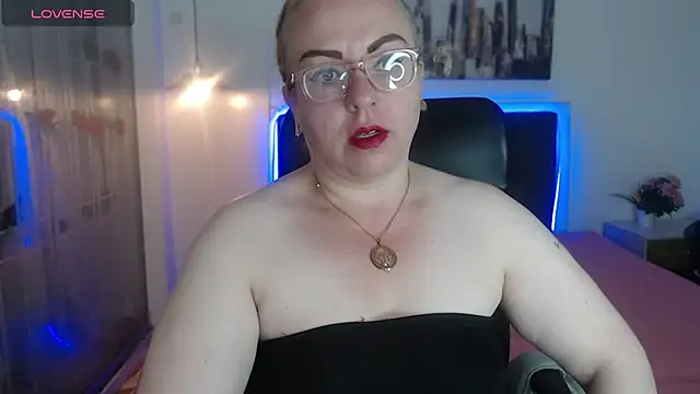 Snapshot of Tania_Goddess_ chatting on October 18, 2:41 pm Tania Goddess online show from October 18, 2:41 pm