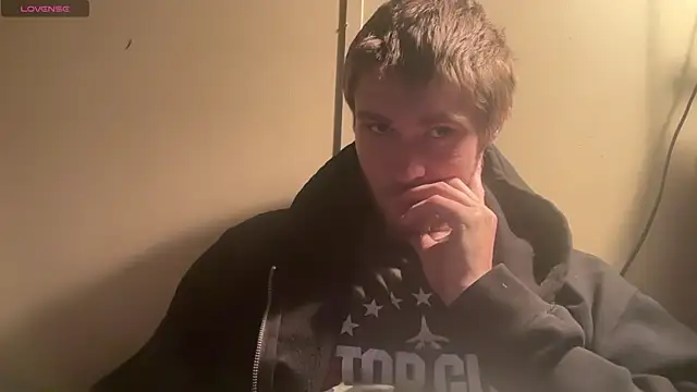 Snapshot of anomalies_ig chatting on December 14, 6:52 am anomalies ig online show from December 14, 6:52 am