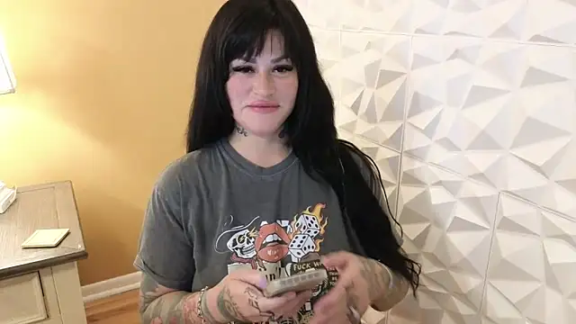 Snapshot of TexasTattooedHouseWife chatting on September 16, 3:13 pm TexasTattooedHouseWife online show from September 16, 3:13 pm