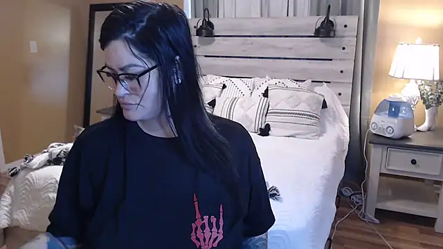 Snapshot of TexasTattooedHouseWife chatting on March 20, 2:42 pm TexasTattooedHouseWife online show from March 20, 2:42 pm