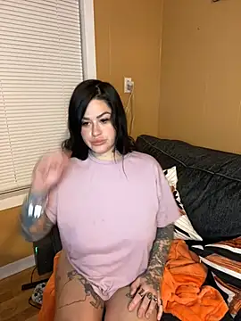 Snapshot of TexasTattooedHouseWife chatting on February 20, 12:57 pm TexasTattooedHouseWife online show from February 20, 12:57 pm