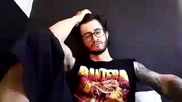 Loggan donnelly online show from October 28, 6:40 pm