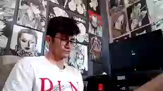 Loggan donnelly online show from December 4, 9:25 pm