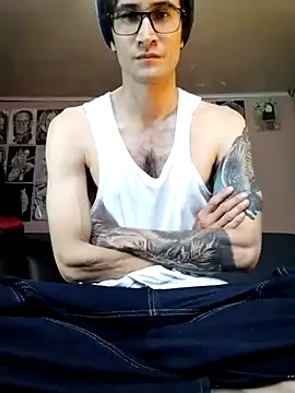 Loggan donnelly online show from March 7, 8:03 pm