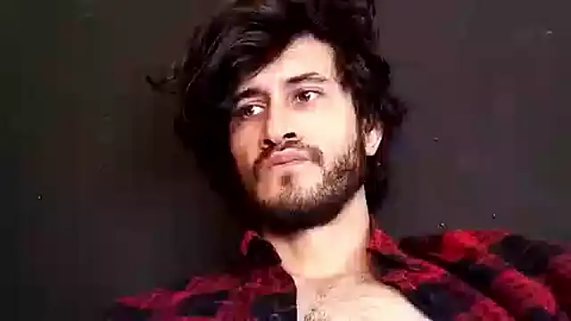 Loggan donnelly online show from November 4, 6:11 pm