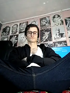 Loggan donnelly online show from January 31, 7:12 pm