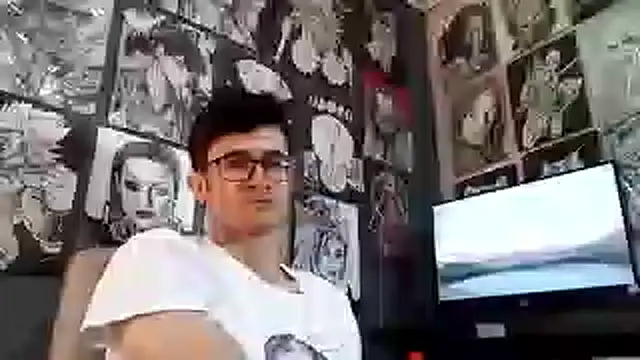 Loggan donnelly online show from December 5, 6:17 pm