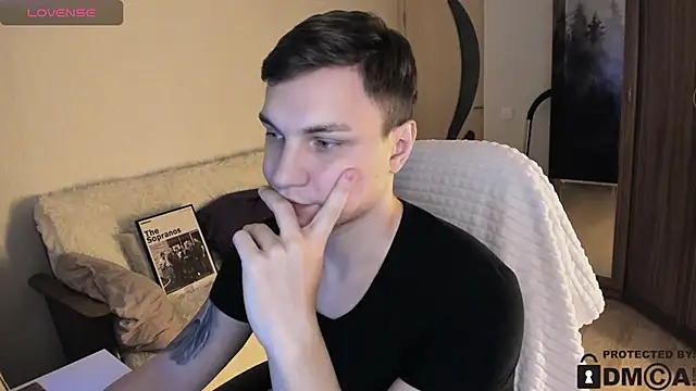 handsome guy01 online show from October 11, 4:19 pm