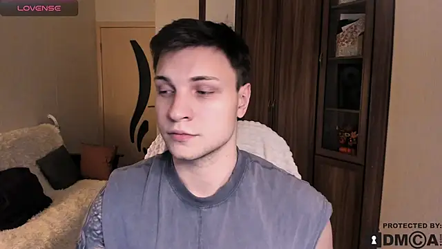 handsome guy01 online show from November 17, 8:24 pm