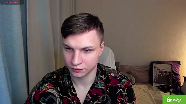 Snapshot of handsome_guy01 chatting on May 12, 9:43 pm handsome guy01 online show from May 12, 9:43 pm