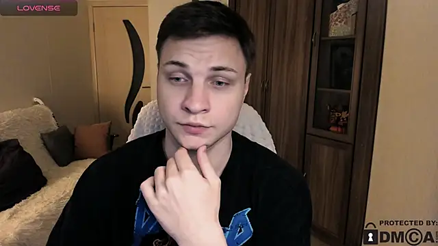 handsome guy01 online show from November 11, 6:36 pm