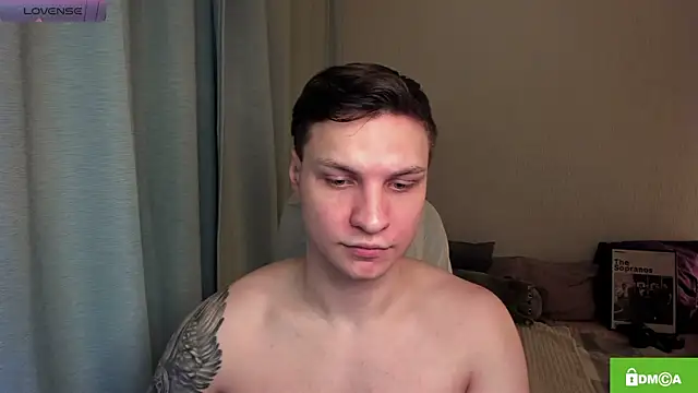Snapshot of handsome_guy01 chatting on June 1, 2:01 am handsome guy01 online show from June 1, 2:01 am