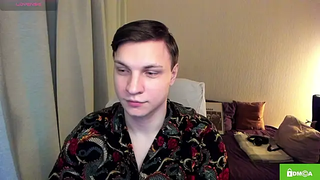 handsome guy01 online show from March 16, 7:49 pm