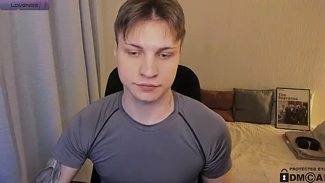 handsome guy01 online show from February 4, 9:54 pm