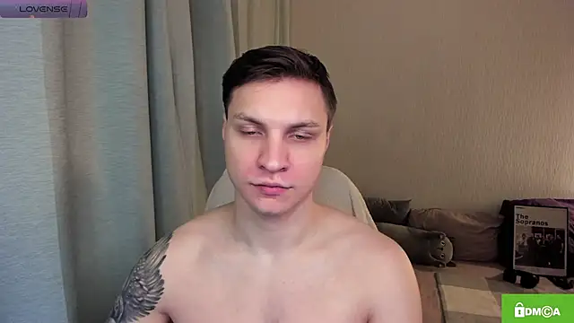 Snapshot of handsome_guy01 chatting on June 9, 10:11 pm handsome guy01 online show from June 9, 10:11 pm
