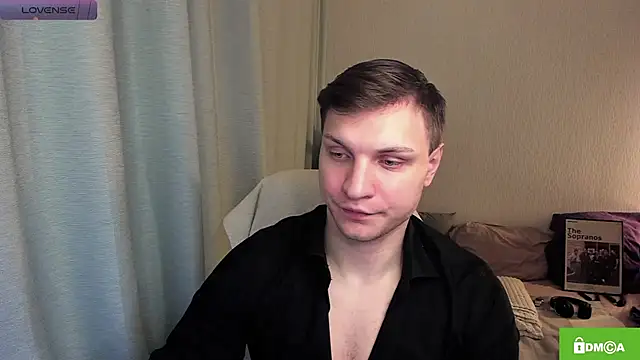 Snapshot of handsome_guy01 chatting on June 19, 12:05 am handsome guy01 online show from June 19, 12:05 am