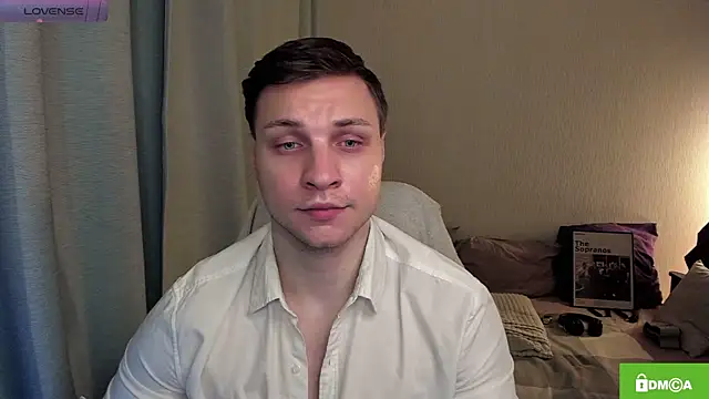 Snapshot of handsome_guy01 chatting on June 19, 8:58 pm handsome guy01 online show from June 19, 8:58 pm