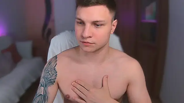 handsome guy01 online show from March 8, 10:24 pm