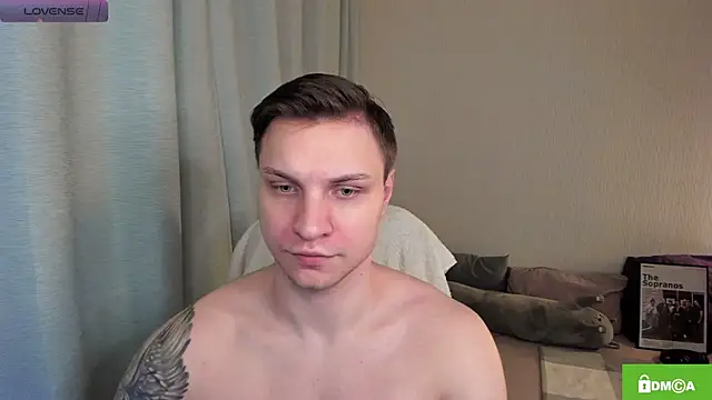 Snapshot of handsome_guy01 chatting on June 12, 9:23 pm handsome guy01 online show from June 12, 9:23 pm