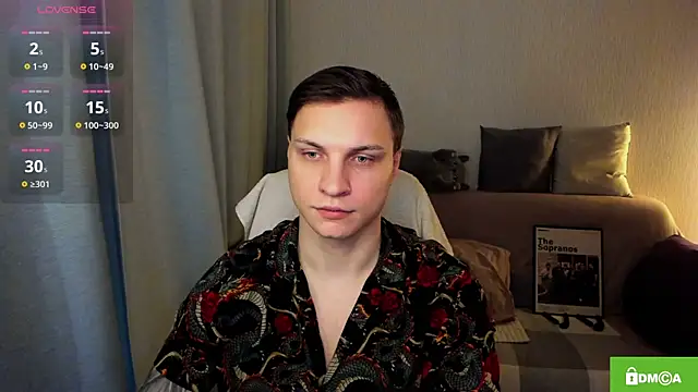 Snapshot of handsome_guy01 chatting on June 25, 5:18 pm handsome guy01 online show from June 25, 5:18 pm