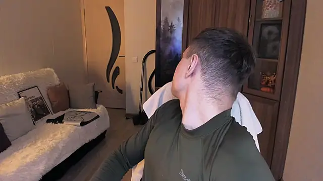 handsome guy01 online show from September 24, 5:41 pm