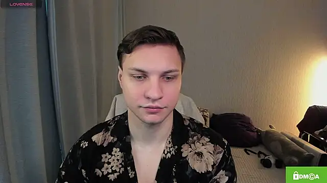 Snapshot of handsome_guy01 chatting on June 28, 4:46 pm handsome guy01 online show from June 28, 4:46 pm