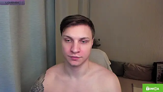 Snapshot of handsome_guy01 chatting on June 16, 12:21 am handsome guy01 online show from June 16, 12:21 am
