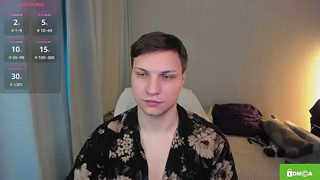 Snapshot of handsome_guy01 chatting on July 5, 4:19 am handsome guy01 online show from July 5, 4:19 am