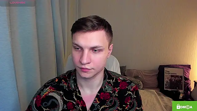Snapshot of handsome_guy01 chatting on May 14, 4:20 am handsome guy01 online show from May 14, 4:20 am