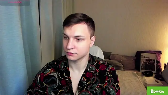 Snapshot of handsome_guy01 chatting on May 16, 8:19 pm handsome guy01 online show from May 16, 8:19 pm