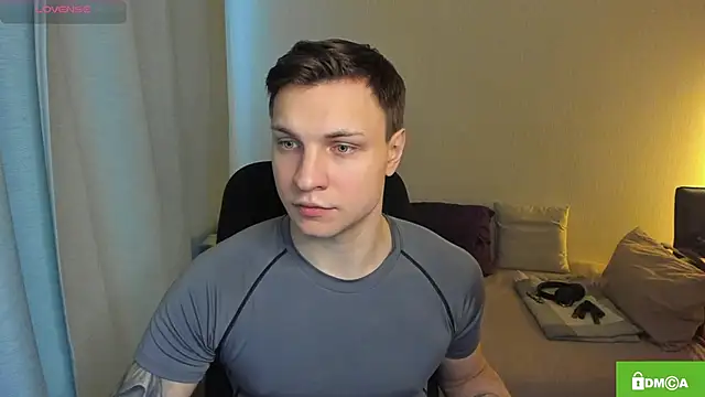 handsome guy01 online show from February 26, 10:15 am