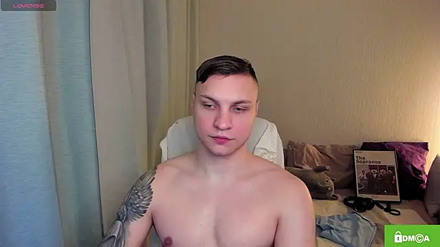 handsome guy01 online show from April 16, 9:39 pm